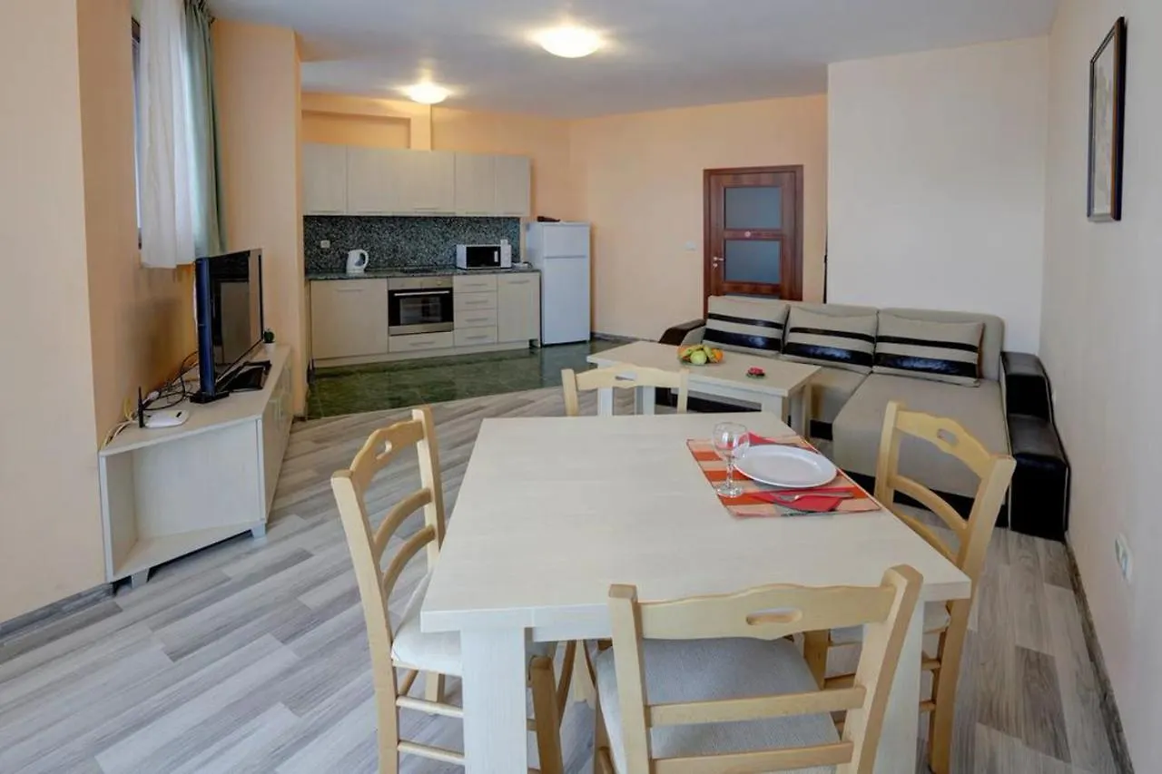 *** Aparthotel 1-St Line Izvora Sea View Apartments On Golden Sands Bulgaria